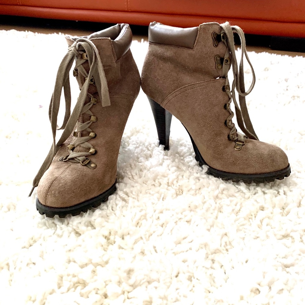 Vintage Style Jessica Simpson Tan Booties